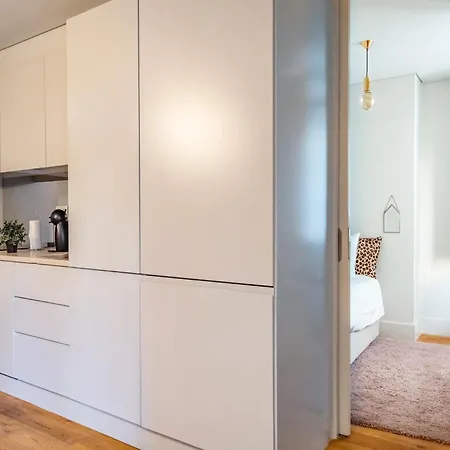 Akicity Cais Sodre Wish * Lisbon