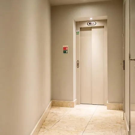 Akicity Cais Sodre Wish Lisboa